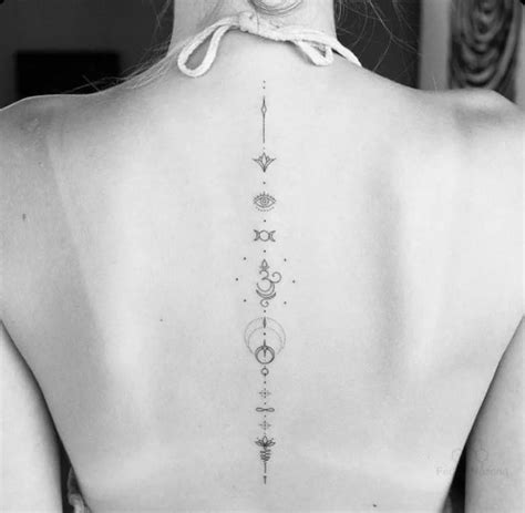 tatouage femme colonne vertébrale|15 idées de tatouage sur la colonne vertébrale pour。